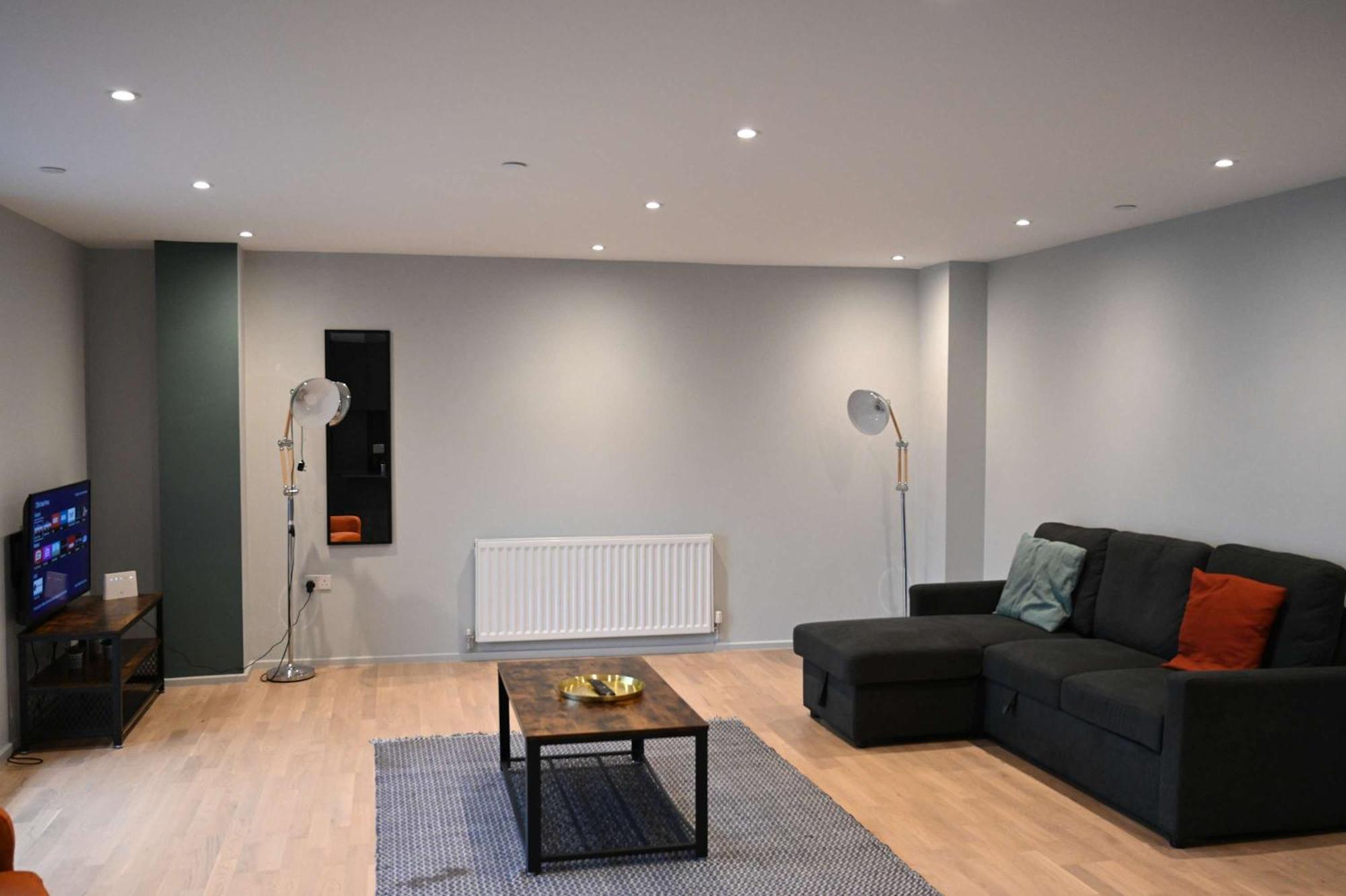 Elegant 2-bed In The Heart Of Appartamento